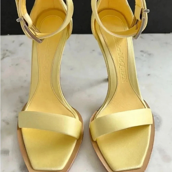 Alexander McQueen Satin heels - Picture 5 of 5